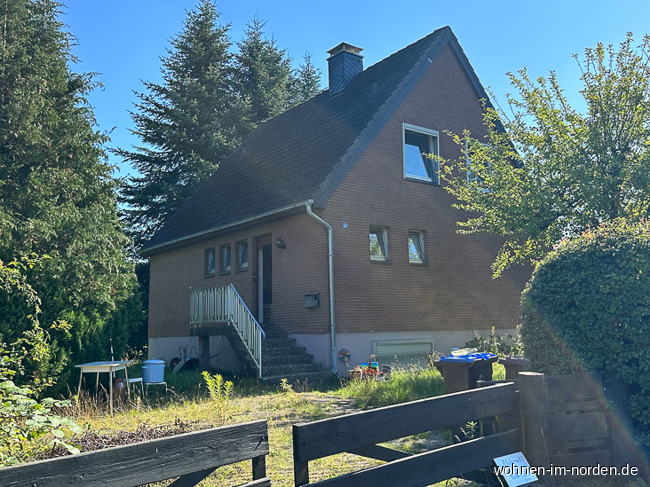 Nordwestansicht von der Strae Einfamilienhaus Kiel / Russee