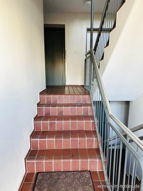 Eingangsstufen Dachgeschosswohnung Bordesholm