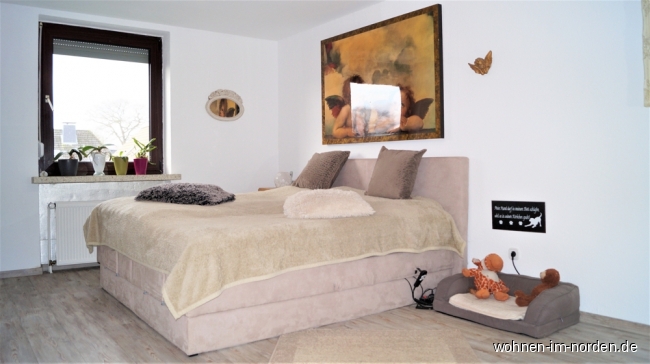Schlafzimmer im Obergeschoss Etagenwohnung Lgerdorf
