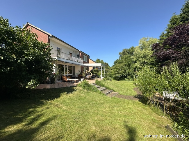 Viel Platz Molfsee Einfamilienhaus Molfsee Dorf- Grne Oase: Architektenhaus mit riesigem Grundstck und raffinierter Ebenenstruktur