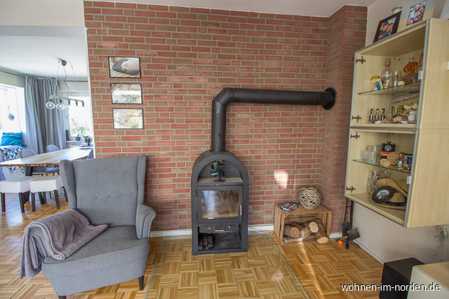 Wohnzimmer mit Kaminofen Einfamilienhaus Kiel / Elmschenhagen