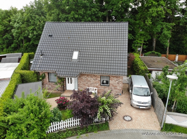 Blick auf die Gebudevorderseite Einfamilienhaus Henstedt-Ulzburg