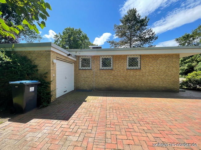 Garage und Auffahrt Einfamilienhaus Hamburg / Rissen