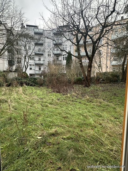 Blick in den Garten Erdgeschosswohnung Kiel / Bl�cherplatz