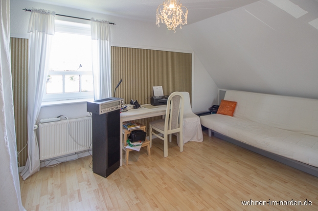 Zimmer 3 OG Reihenendhaus Ltjenburg