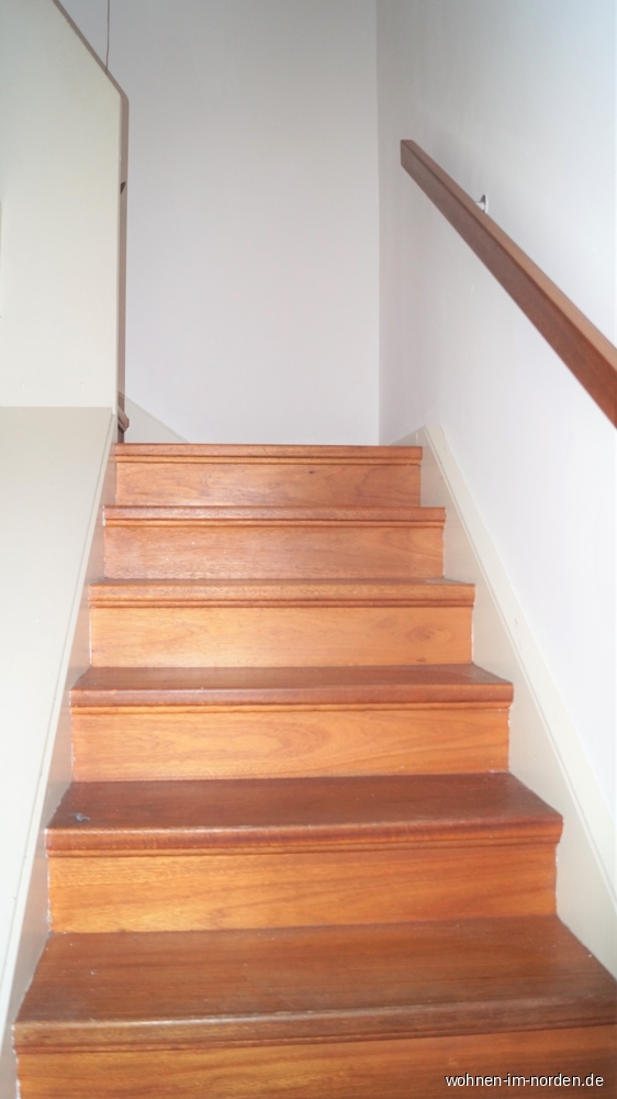 Treppe ins Obergeschoss Reihenmittelhaus Horst (Holstein)