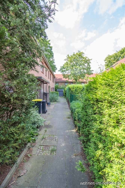 Weg zum Eingang Reihenmittelhaus Kiel