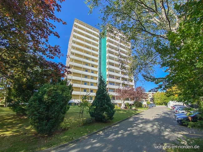Auenansicht Raisdorf Etagenwohnung Raisdorf : Gepflegte 2,5-Zimmer-Wohnung mit riesigem Balkon und Garage in schner Lage