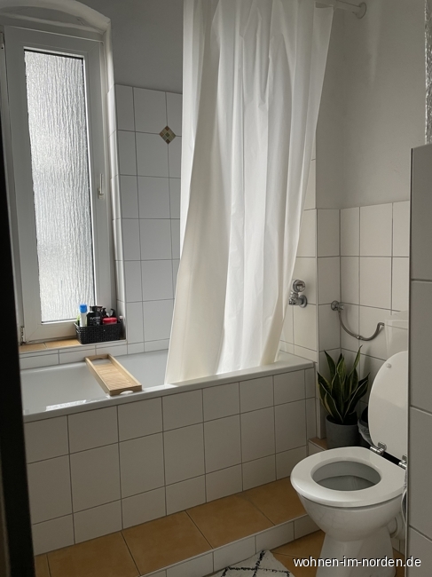 Bad 1. OG rechts Mehrfamilienhaus Kiel / Sdfriedhof