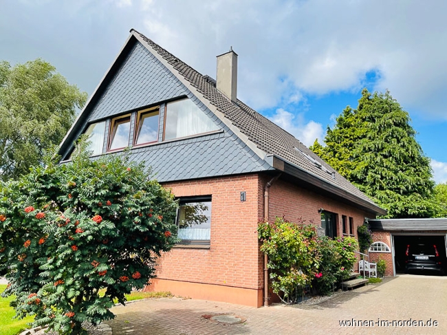 Ansicht mit Auffahrt zur Garage Einfamilienhaus Flintbek / Kleinflintbek