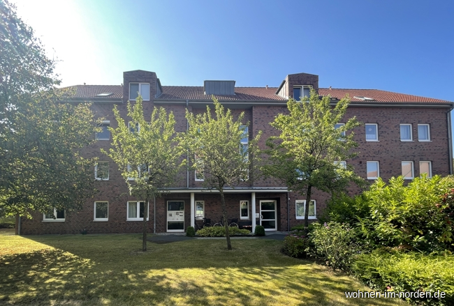 Vorderansicht Haus Bordesholm Etagenwohnung Bordesholm: Moderne und barrierearme Wohnung in zentraler und ruhiger Lage mit PKW- Stellplatz