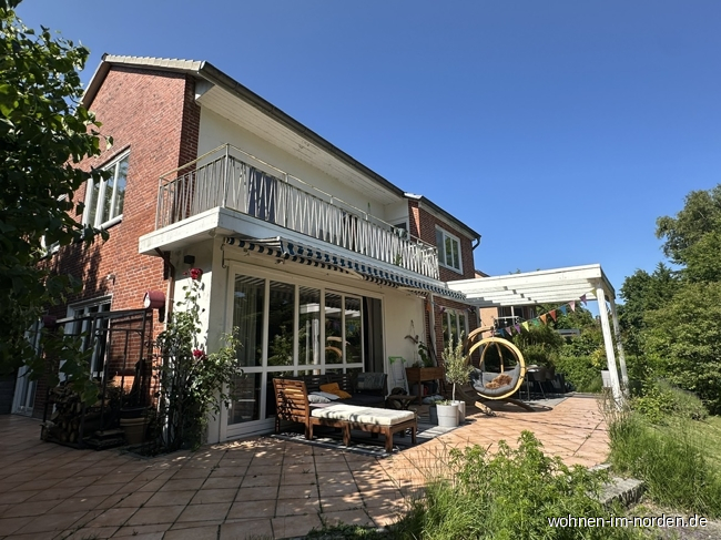 Gartenansicht seitlich Einfamilienhaus Molfsee