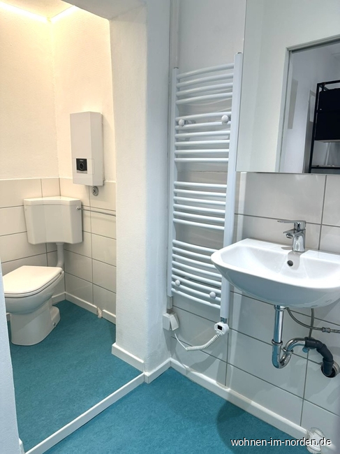 Waschbecken und WC Erdgeschosswohnung Kiel / Bl�cherplatz