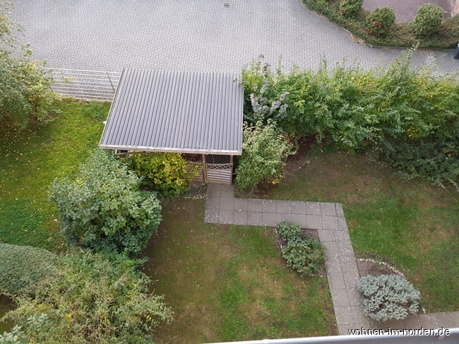 Blick vom Balkon in den Garten Etagenwohnung Kiel / Wik