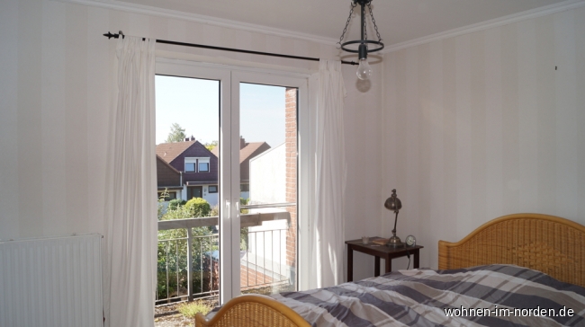 Elternschlafzimmer mit Zugang zum Balkon Reihenmittelhaus Horst (Holstein)