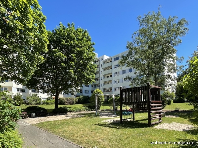  Kiel Elmschenhagen Etagenwohnung Kiel Elmschenhagen: Unvermietete 4-Zimmerwohnung mit zwei Loggien, Fahrstuhl und Parkhausstellplatz