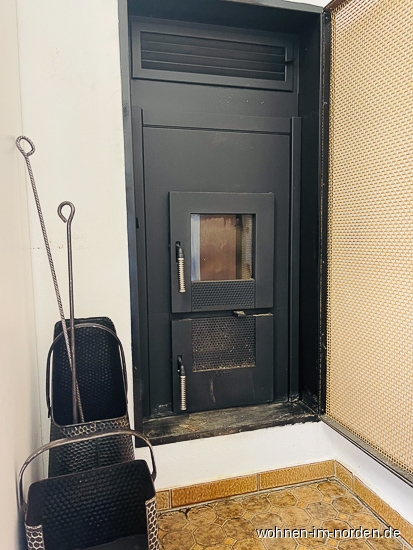 Kachelofen kchenseitig (Befllung) Reihenendhaus Kronshagen