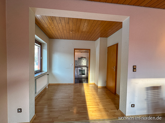 Blick vom Wohnzimmer zum Esszimmer/ Kche Einfamilienhaus Kiel / Kronsburg