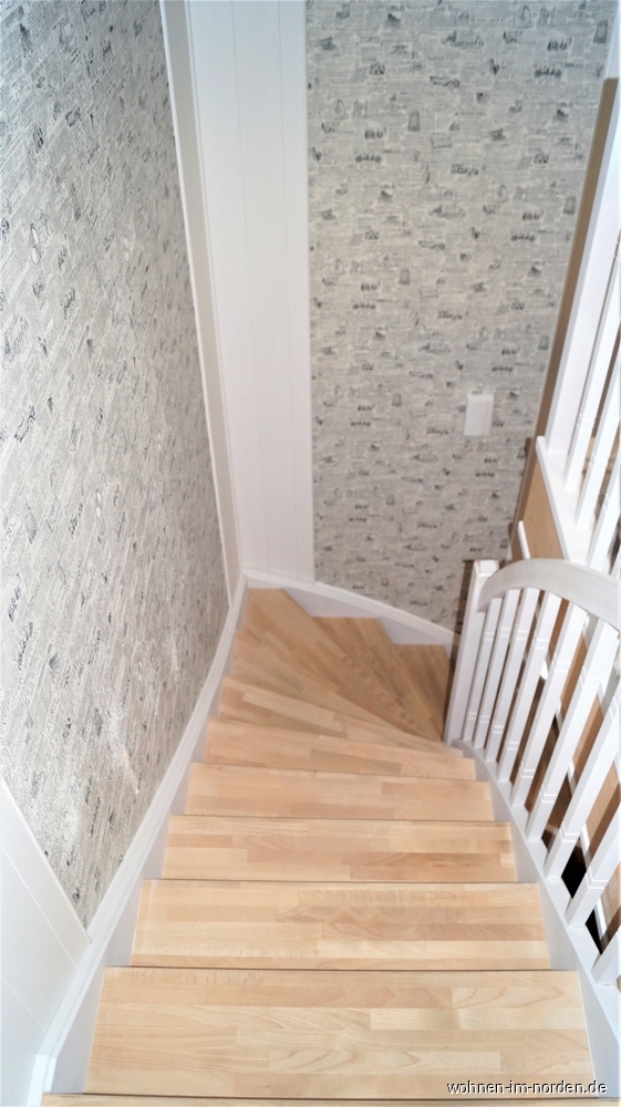 Treppe ins Erdgeschoss Einfamilienhaus Henstedt-Ulzburg