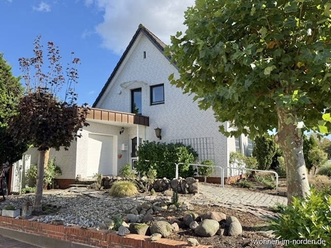 Seitliche Ansicht Einfamilienhaus Neum�nster