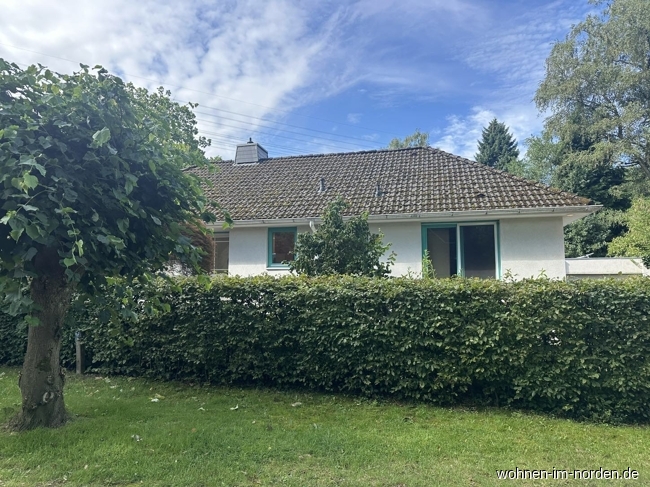 Stra�enansicht Bungalow Hamburg / Rissen
