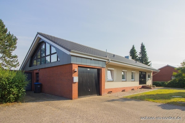 Straenansicht West Einfamilienhaus Osterrnfeld