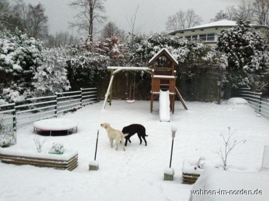 Blick in den idylischen Garten.png Reihenmittelhaus Wedel, Pinneberg (Kreis)