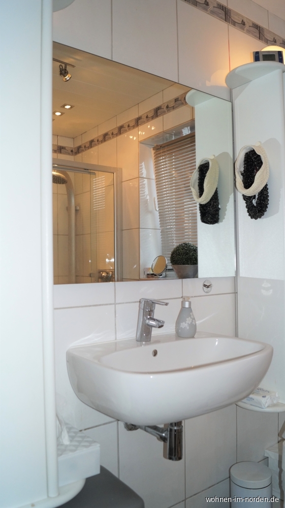 Badezimmer im Erdgeschoss links Einfamilienhaus Bad Bramstedt