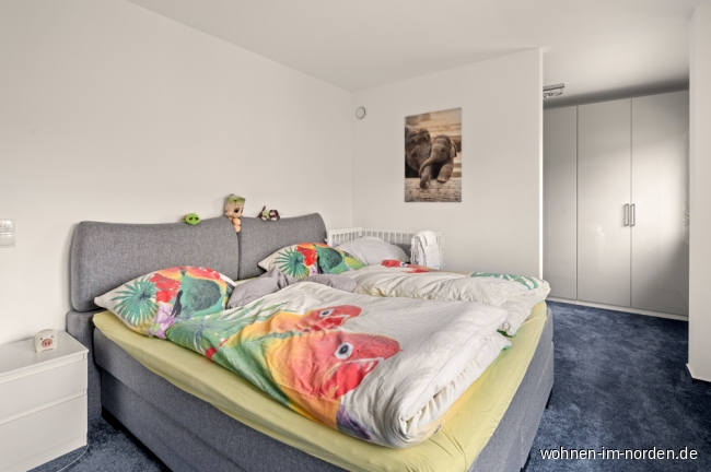 Elternzimmer im Obergeschoss mit begehbarem Kleiderschrank Einfamilienhaus Horst (Holstein)