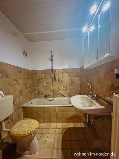 Bad obere Etage Maisonettewohnung Kiel / Friedrichsort