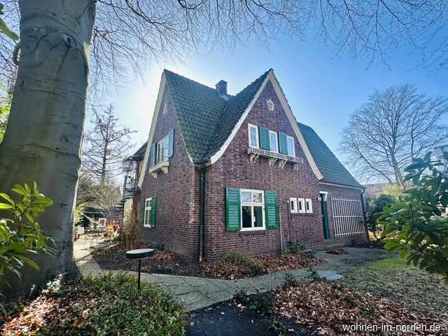 Seitlicher Blick Villa Hamburg / Lokstedt