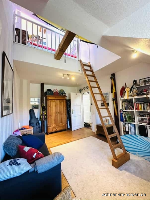 Zwei-Ebenen-Zimmer Villa Kiel / Hassee