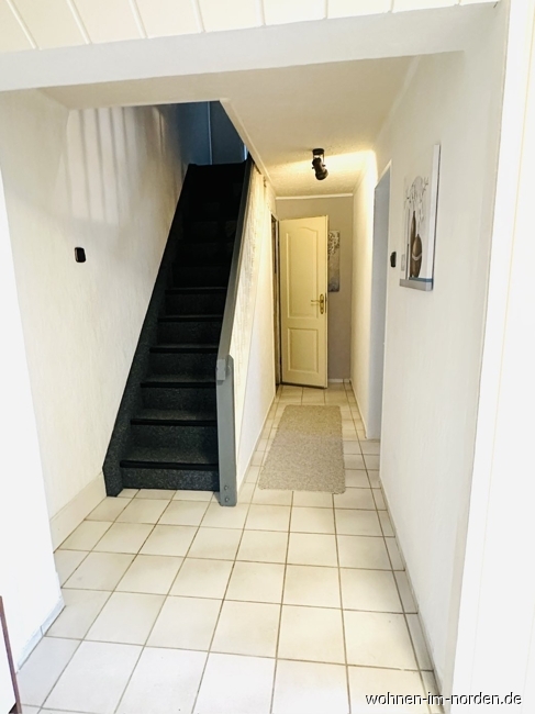 Flur mit Treppe Doppelhaush�lfte Schwentinental
