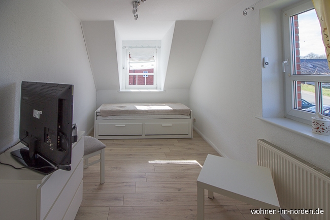 Zimmer 2 OG Reihenendhaus Ltjenburg
