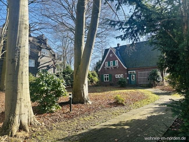 Verwunschenes Grundst�ck Villa Hamburg / Lokstedt