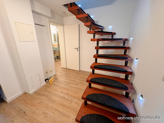 Diele mit offener Treppe Maisonettewohnung Schenefeld