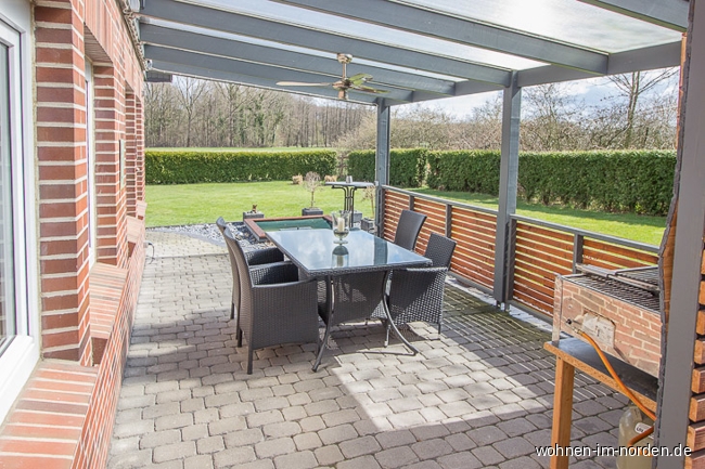 berdachte Terrasse Einfamilienhaus Regesbostel