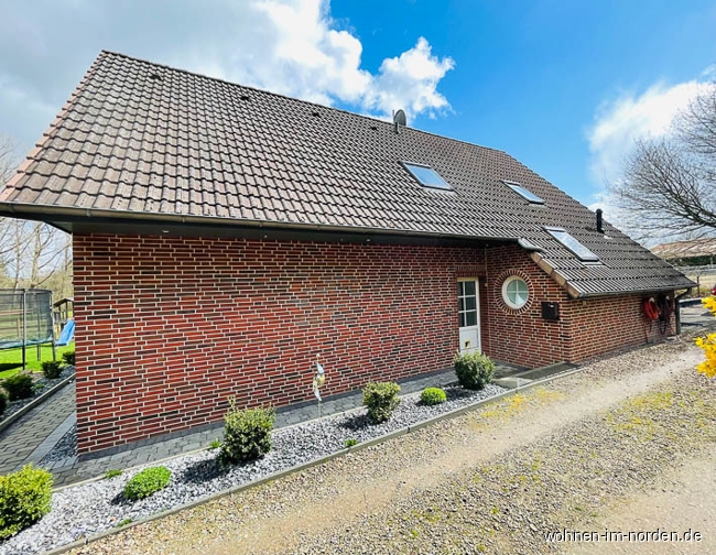 Hausansicht seitlich Einfamilienhaus Regesbostel