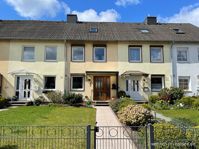  Neu Wulmstorf Reihenmittelhaus Neu Wulmstorf: Gepflegtes Reihenhaus mit zwei Garagen sucht seine Familie