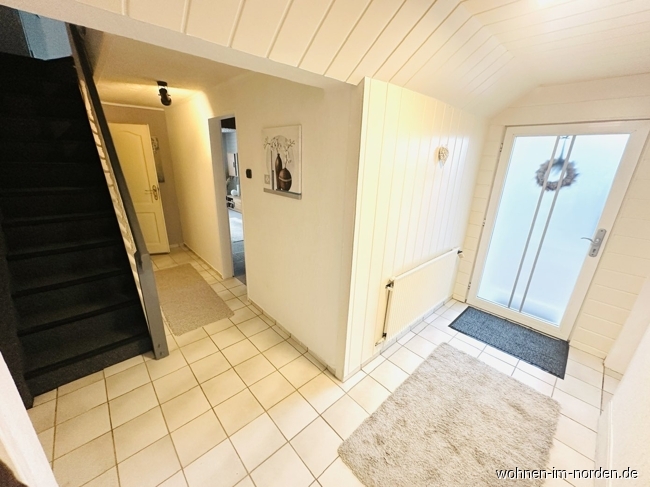 Flur mit Eingang Doppelhaush�lfte Schwentinental