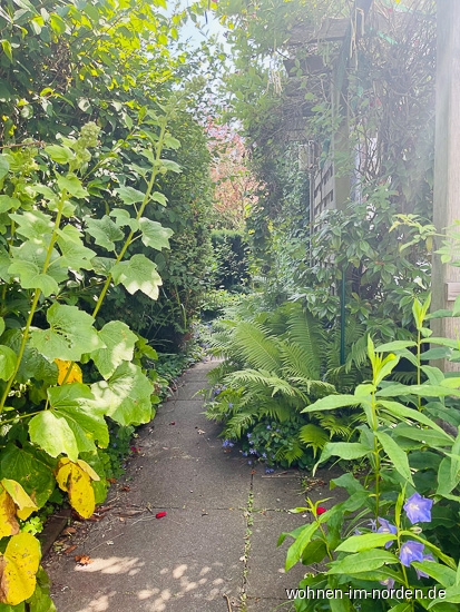 Weg vom Garten zum Vorgarten Reihenendhaus Kronshagen