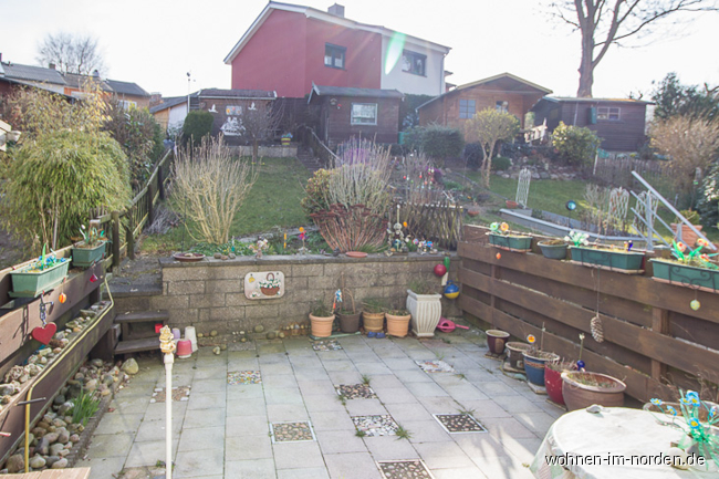 Blick von der Terrasse in den Garten Reihenmittelhaus Kiel / Friedrichsort