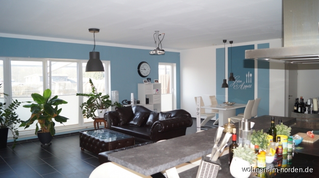 Groer Wohn- und Essbereich mit Terrassenzugang Barmstedt Dachgeschosswohnung Komfort Dachterrassen-Loft in bevorzugter Lage von Barmstedt !