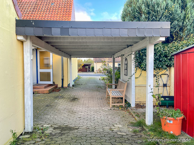 Carport vom Garten aus gesehen Doppelhaushlfte Eckernfrde
