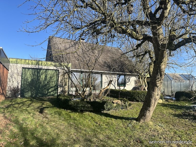 Hausansicht Garten vorn Einfamilienhaus Blumenthal