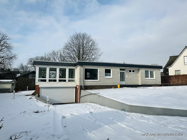 Blick von der Stra�enseite Einfamilienhaus Molfsee
