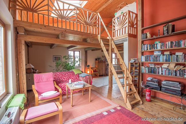 Blick zur Empore von der Bibliothek Resthof Besdorf