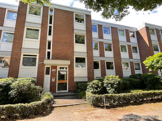 Vordereingang von der Strae Hamburg / Schnelsen Maisonettewohnung Hamburg Schnelsen: 4- Zimmer-Maisonettewohnung mit Tiefgaragenstellplatz