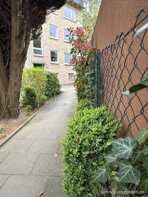 Weg zum Hauseingang Mehrfamilienhaus Kiel / Wik