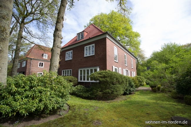 Straenansicht seitlich Stadthaus Neumnster